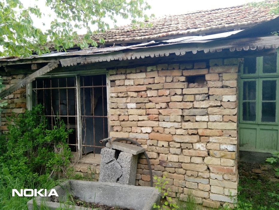 Къща в село Червенци за инвестиция