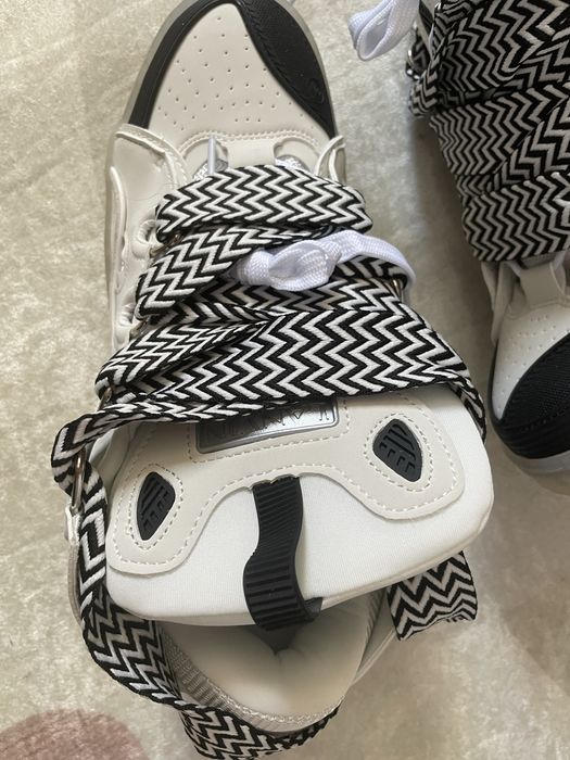 Lanvin adidasi.