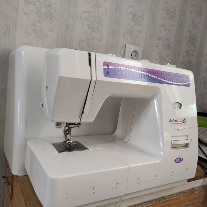 Машинка швейная AstraLux (34 операции)