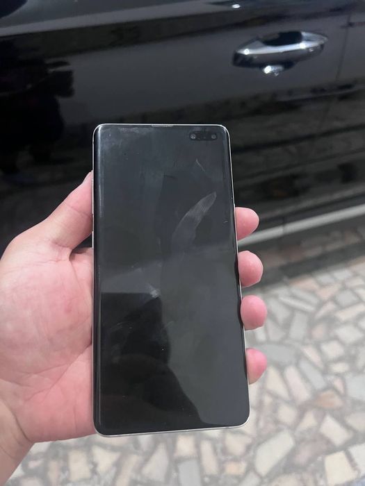 Samsung S10 xolati yaxshi