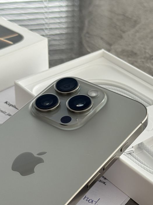 iPhone 16pro 1 TB Titan