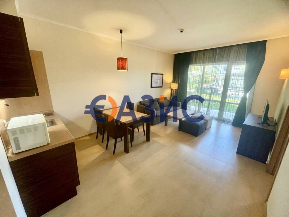 Двустаен апартамент в комплекс Majestic Beach, 63.85 кв.м., Слънчев