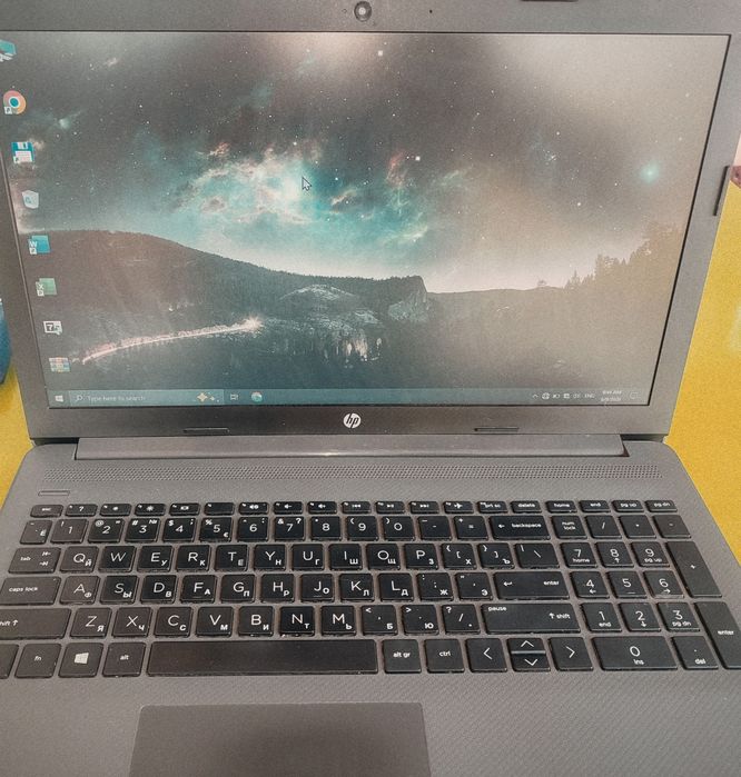 Laptop+sichqoncha, HP 250 G7+SSD 1TB+4GB RAM, toza holat, tez ishlaydi