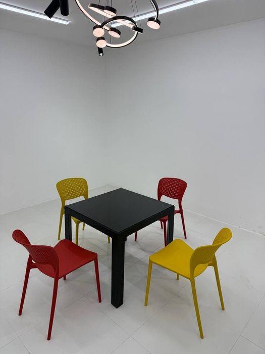 Stol stul plastmassa. Столы и стулья для кафе