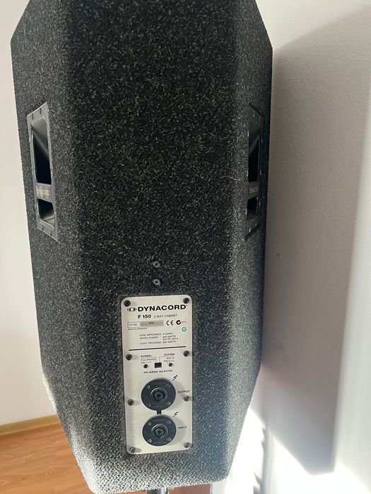 Vând Dynacord F150