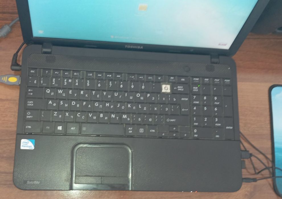 Toshiba kompyuter sotiladi ishlashi zor NARXI 1mln 800galishiladi