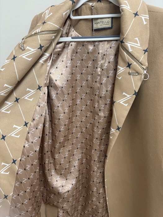 Продам пальто карамельный