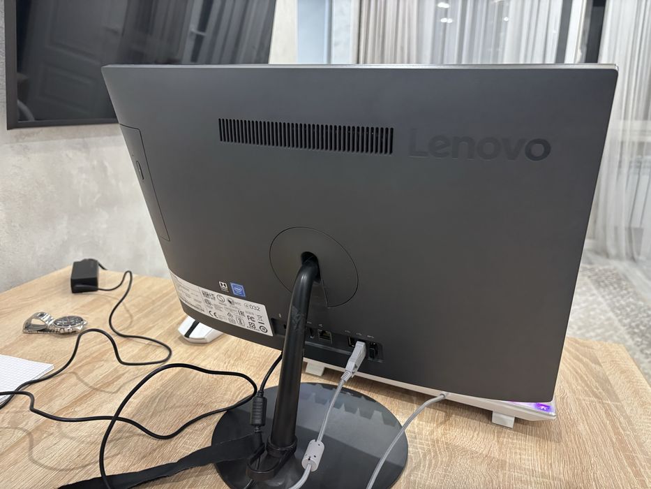Моноблок Lenovo, 19.5", Celeron J4005, 4 ГБ, Windows 10
