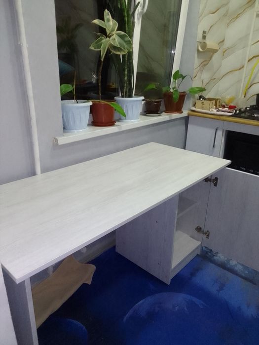 Письменный стол со стулом