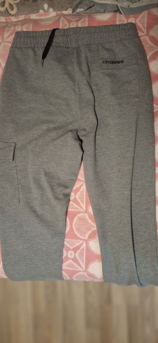 Продавам Cp Company панталон
