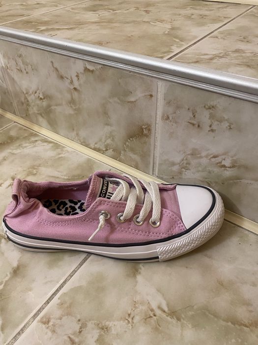 Converse цикламени гуменки