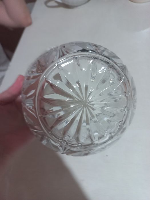 Хрустальная вазочка