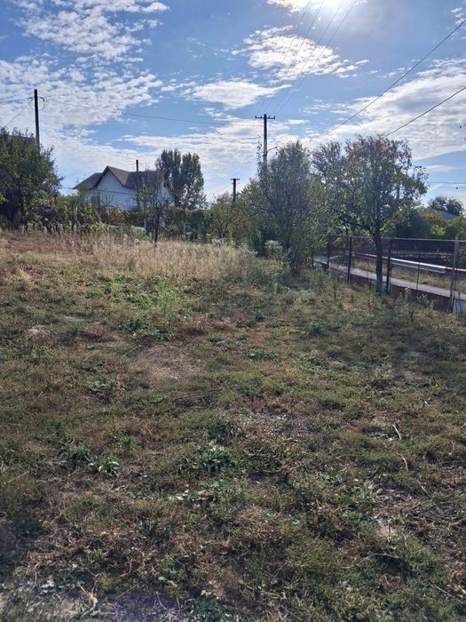Teren intravilan - 750 mp (în acte), (798 mp suprafața mǎsuratǎ) - comuna Cocorastii-Mislii (Prahova) - la 18 km de Ploiesti