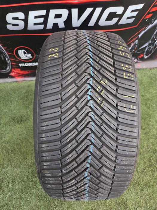 245 35 R19 Continental all season