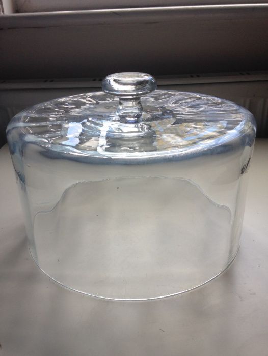 Dom de sticla pentru torturi