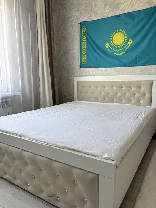 Кровать с тумбой 2шт