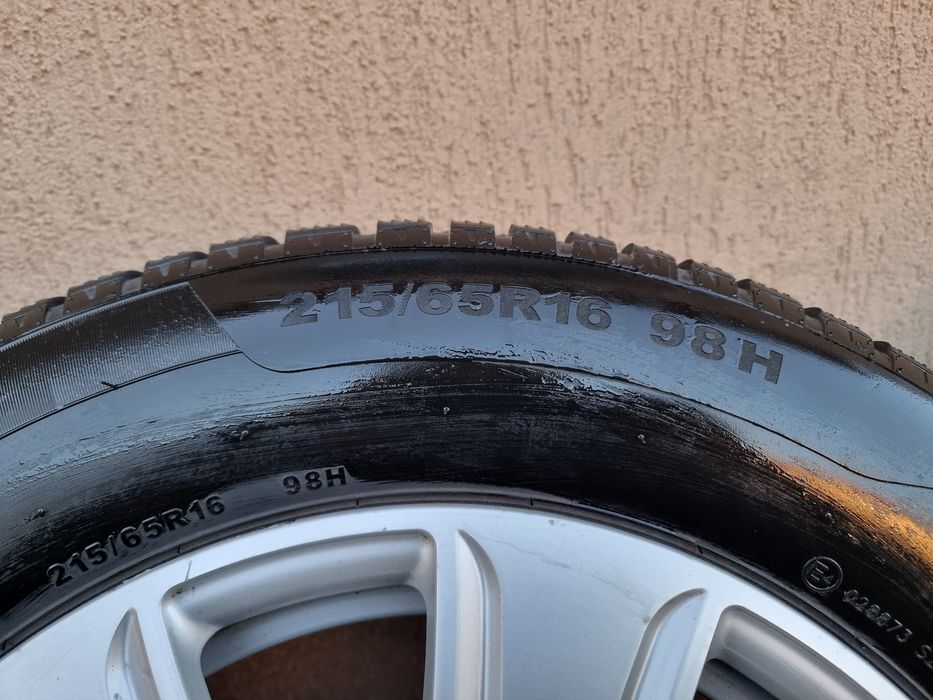 Оригинални Алуминиеви Джанти AUDI 16'цола със зимни гуми