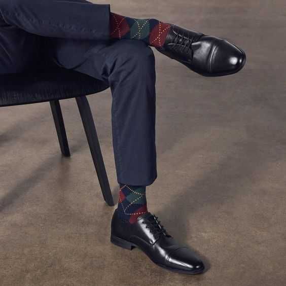 Pantofi derby 46 cap toe Bugatti piele naturala moale negru