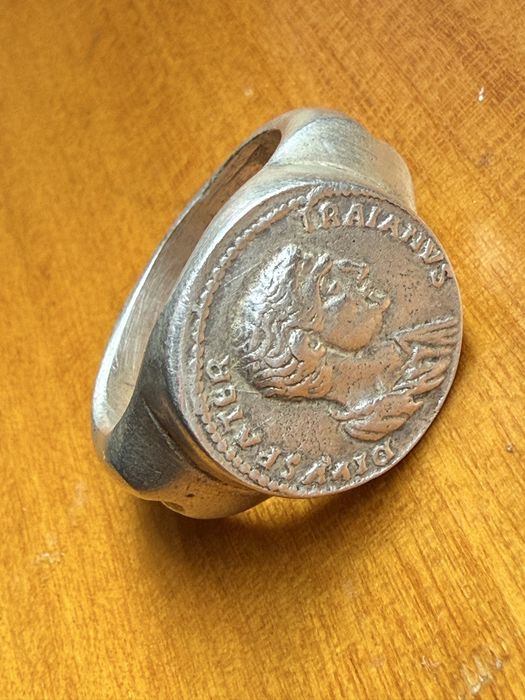 Inel vechi in stare foarte buna