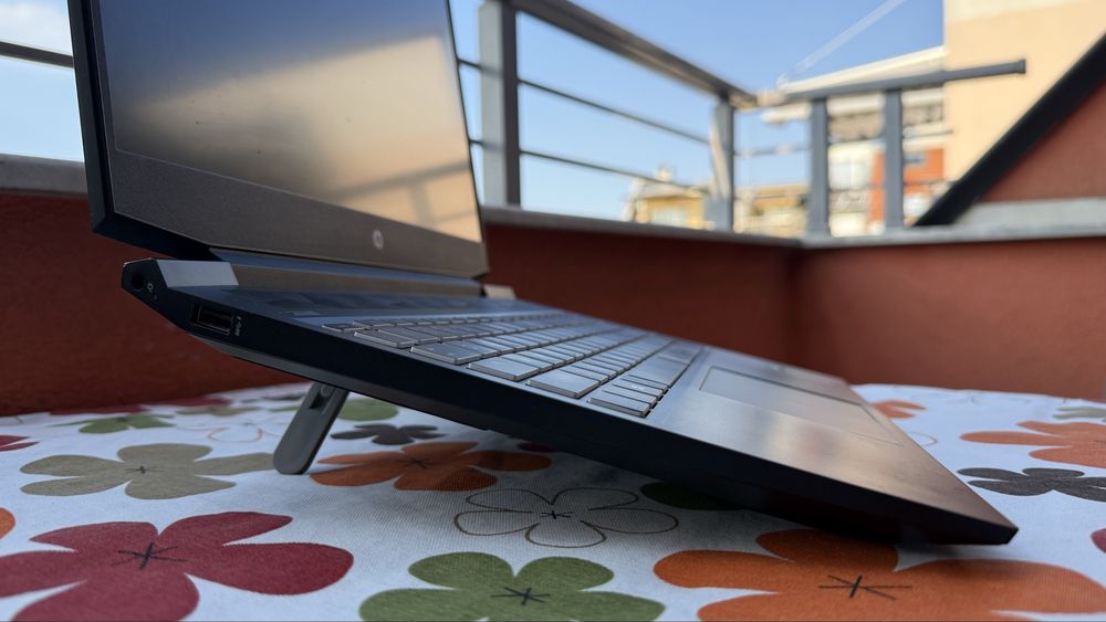 Продавам laptop HP Pavilion Gaming 15