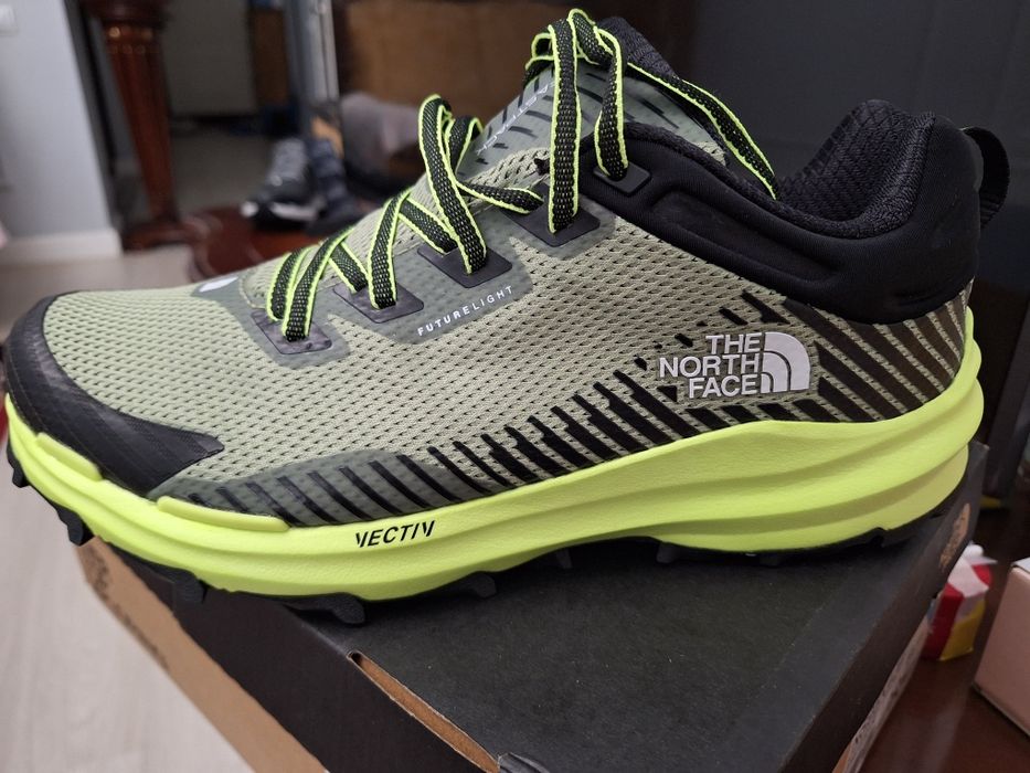 Кроссовки The North face