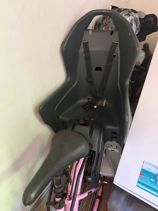 Продавам детско столче за велосипед