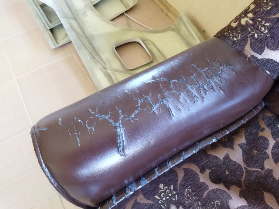 Ъглов разтегателен диван с функция за легло и подвижна средна част