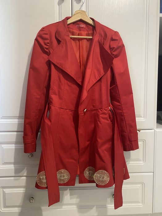 Trench roșu Atmosphere