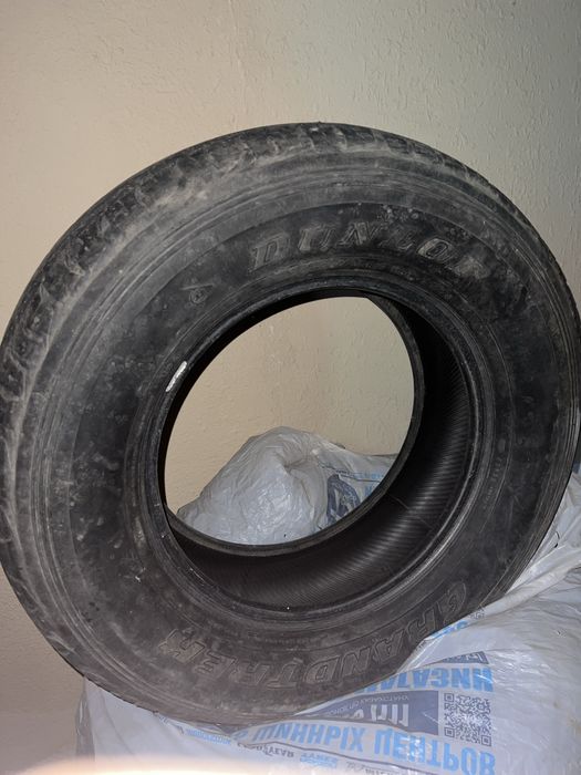 Продам комплект шин Dunlop 285/65R17