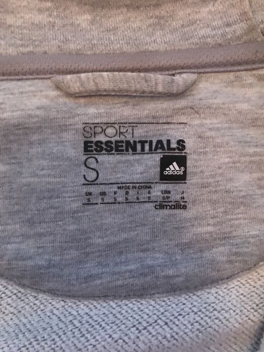 Продам кофту adidas essentials