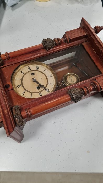 Античен стенен часовник