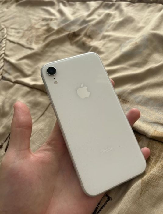 Айфон хр 64/75акум