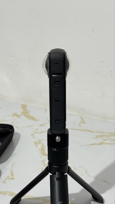 Экшн камера Insta 360 x3