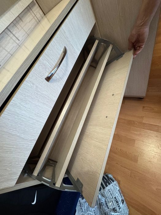 Продам обувницу с зеркалом