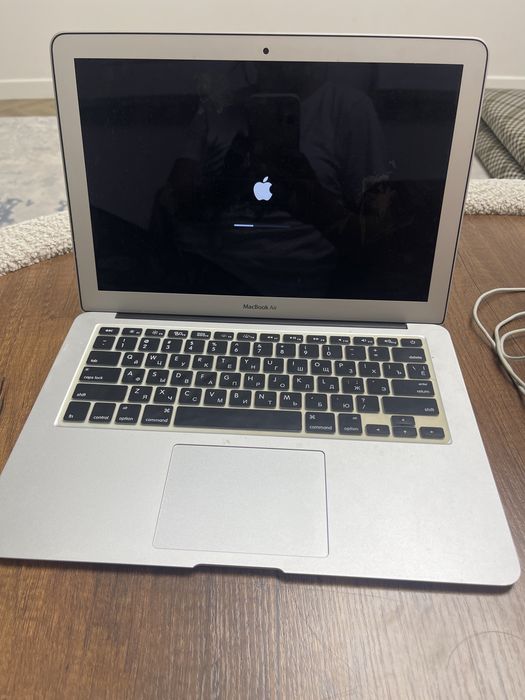 Продам макбук MACBOOK