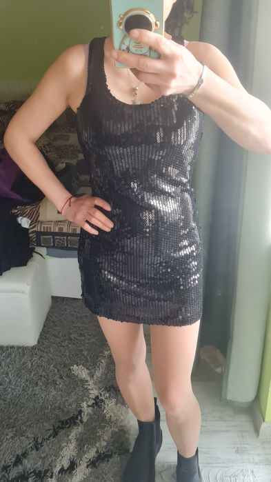 Рокля с пайети.    .