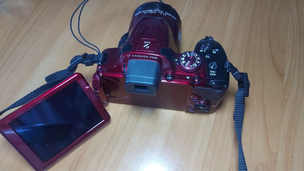 Nikon 1 Qizil rang