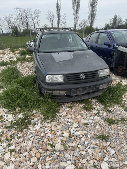 Volkswagen Vento 1.8 90