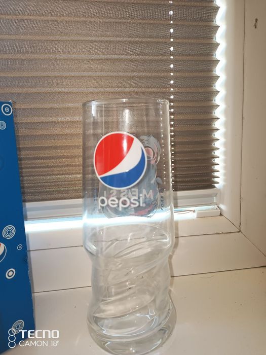 Продаётся Pepsi стаканы 2018 года, есть 3 штуки KELISHTIRIB BERILADI