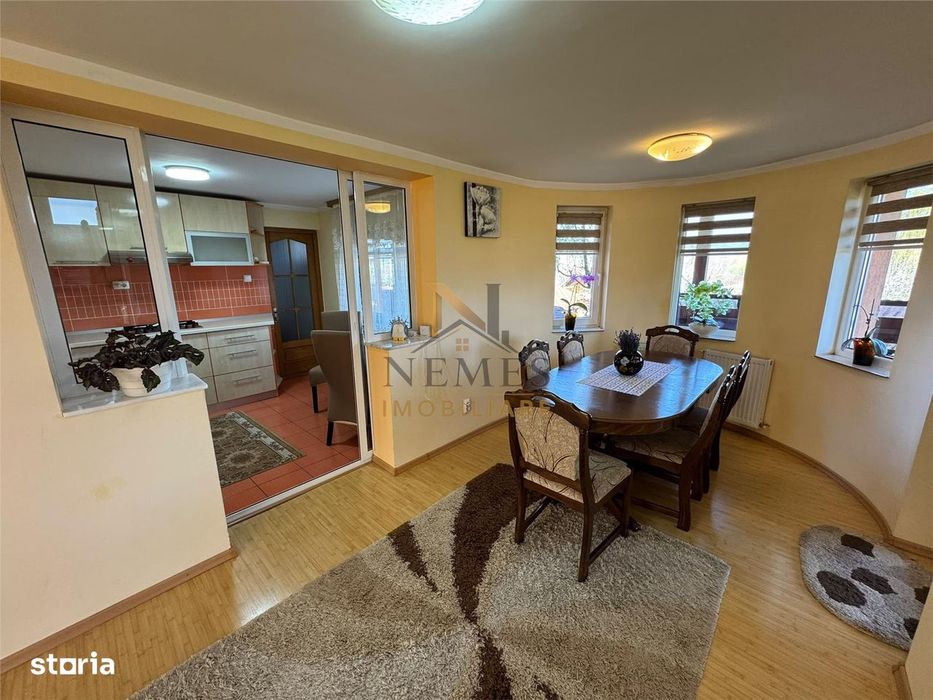 Casa tip vila de vanzare - zona Castel Transilvania
