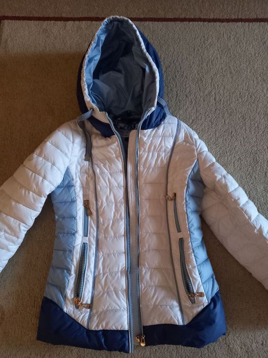 Куртка женская в отличном состоянии