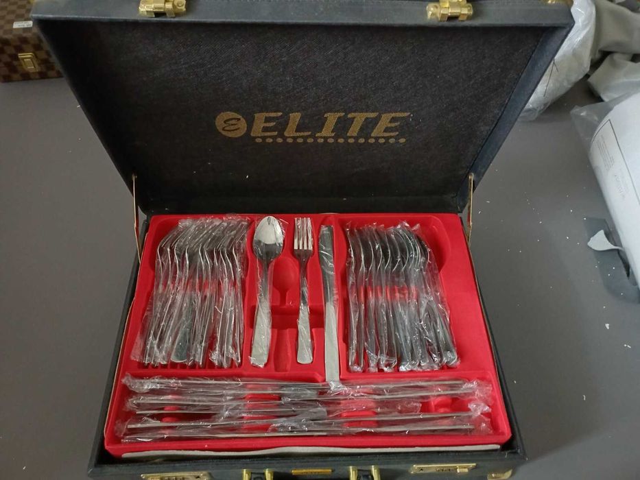 Комплекти прибори за хранене