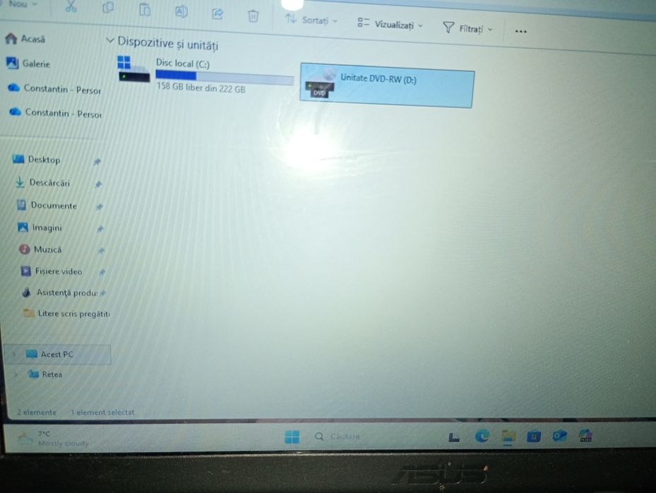 Laptop Asus  cu Windows 11
