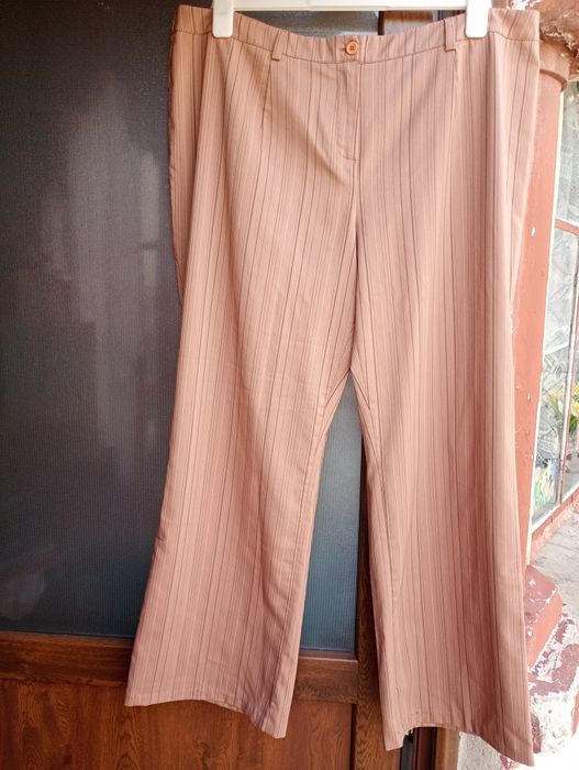 Pantaloni damă din stofa subțire