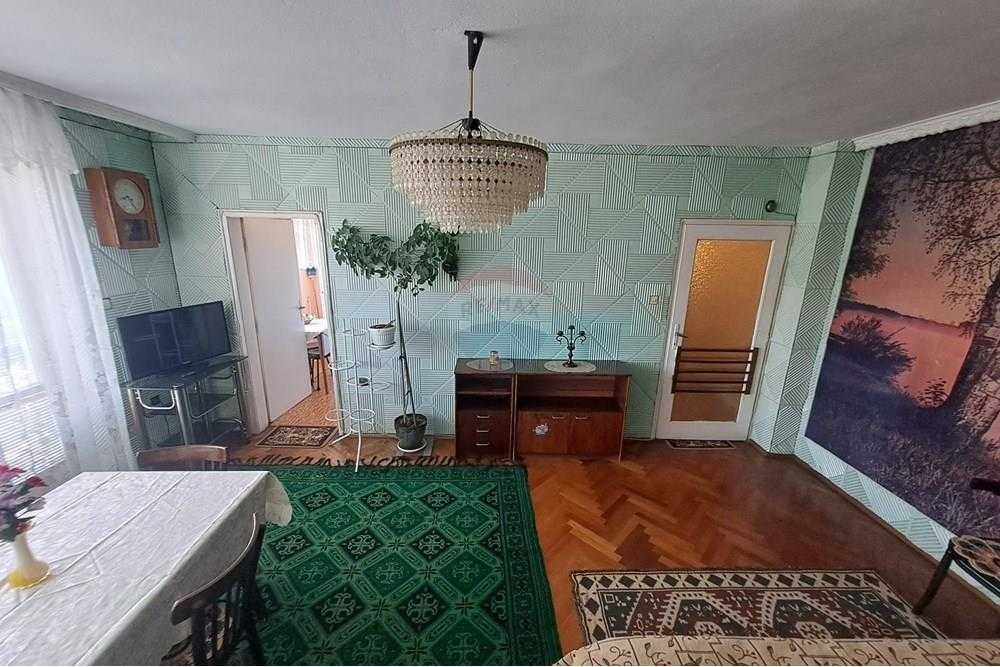 Дава се под наем Двустаен апартамент в Русе, Широк център - 62 кв.м за 239.7 € - Снимка #5