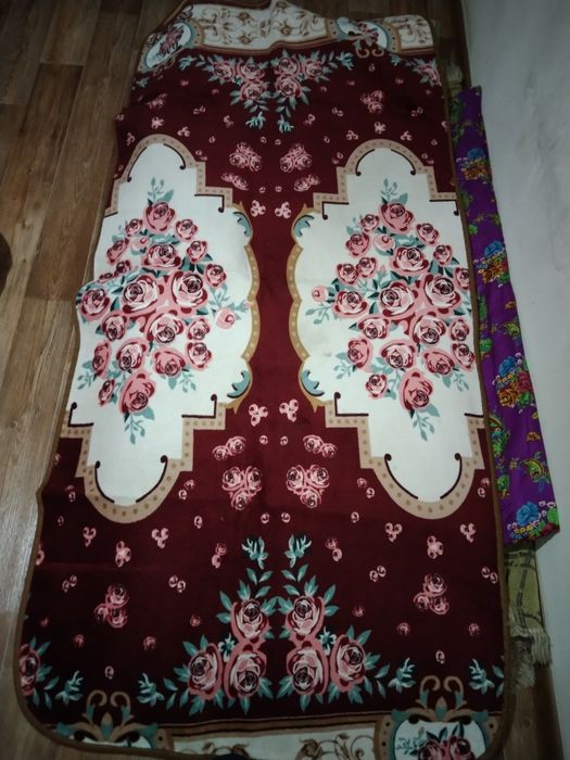 Продам покрывало 1000 тг