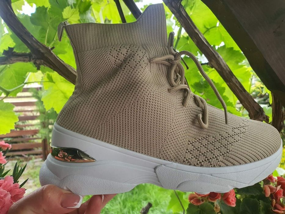 Adidași tip șosete nr 38 și 49 50 lei