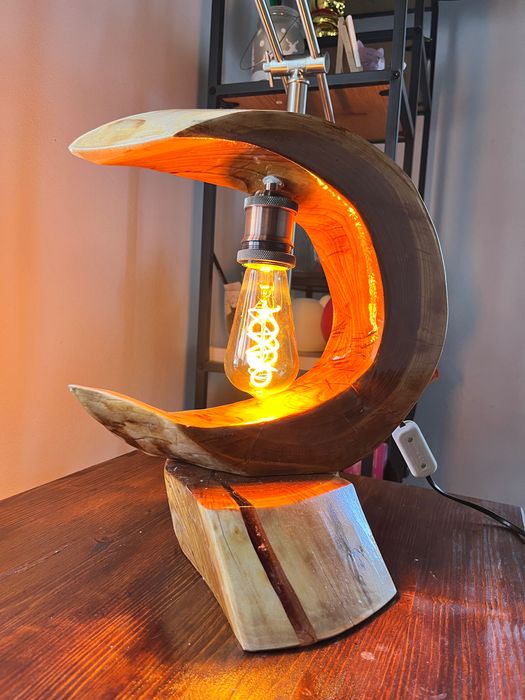 Lampa rustica din lemn Luna