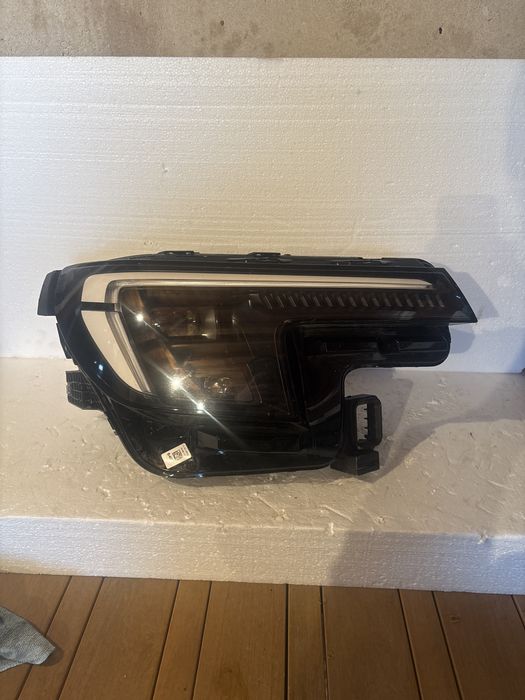 Фар Ford Exploler EV