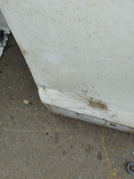 Ușa stânga ușor atinsă Dacia doker